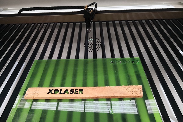 1610 лазерный резак CO2 (4)