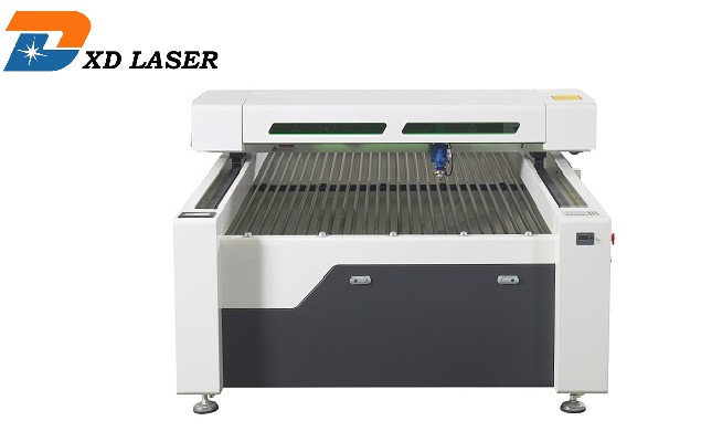 Metal nonmetal co2 laser cutting machine 1325 video.jpg