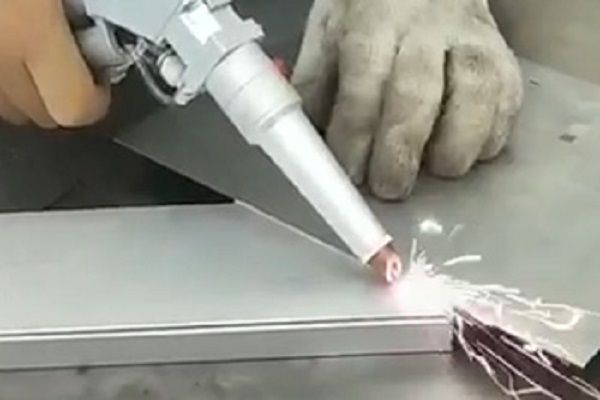 XD Лазерная сварочная машина (8)