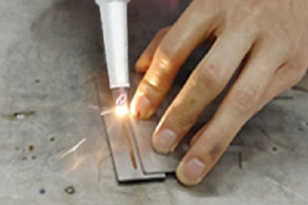 Портативная лазерная сварочная машина