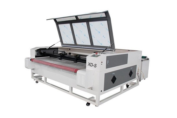 Автоматическая кормление CO2 лазерная режущая машина XD-S