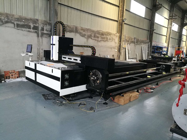 Машина для лазерной резки с пластиной и трубкой.