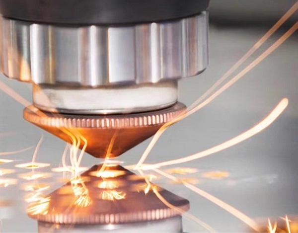 волоконно -лазерная машина