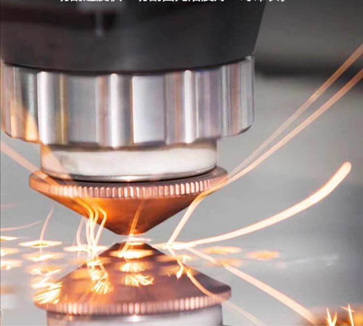 Волоконно -лазерная резка головка (32)